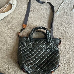 MZW medium Sutton in lacquer finish